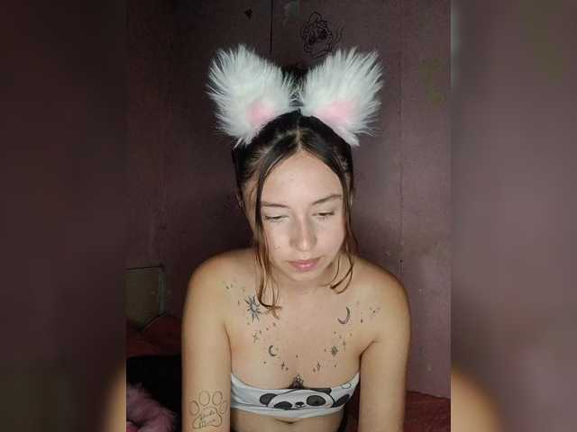CANDYTHEROSS live cam on BongaCams