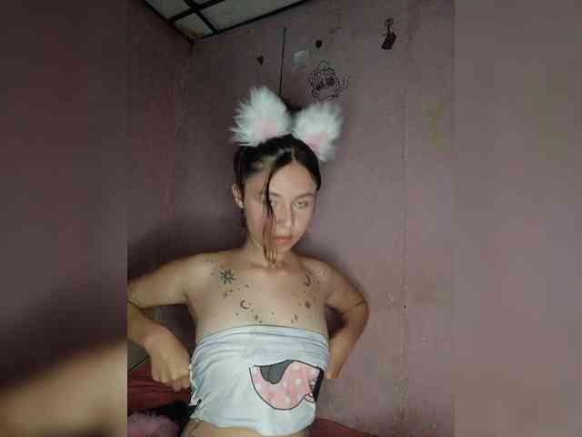 CANDYTHEROSS webcam