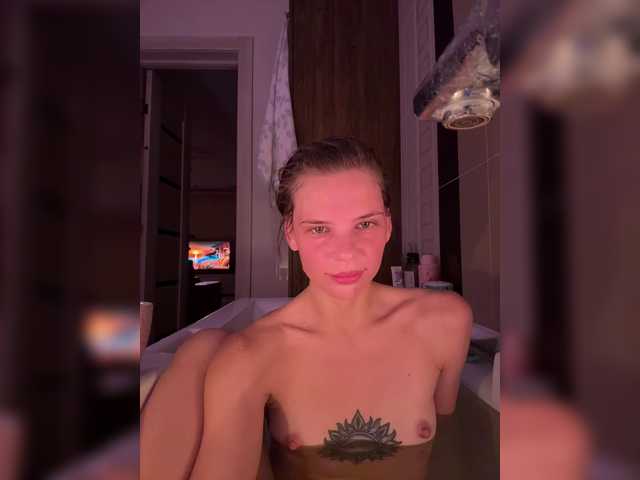 flexikat, en directo ahora en BongaCams