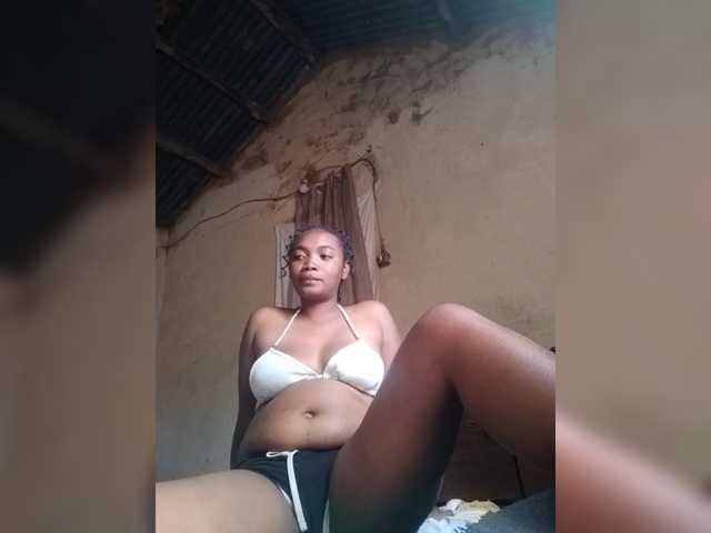 jadyah9272, en directo ahora en BongaCams
