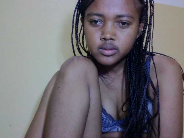 FAYENCE03, en directo ahora en BongaCams