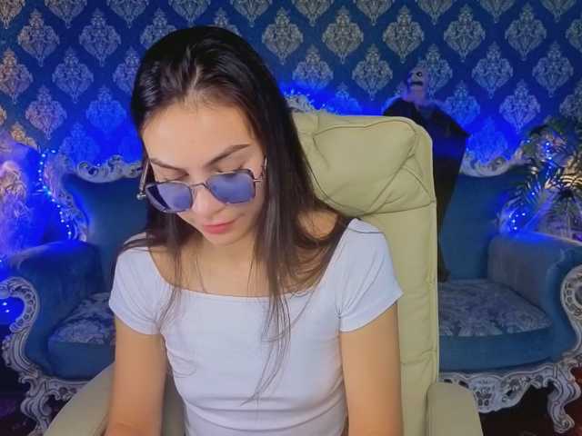 BelllaMiller webcam model