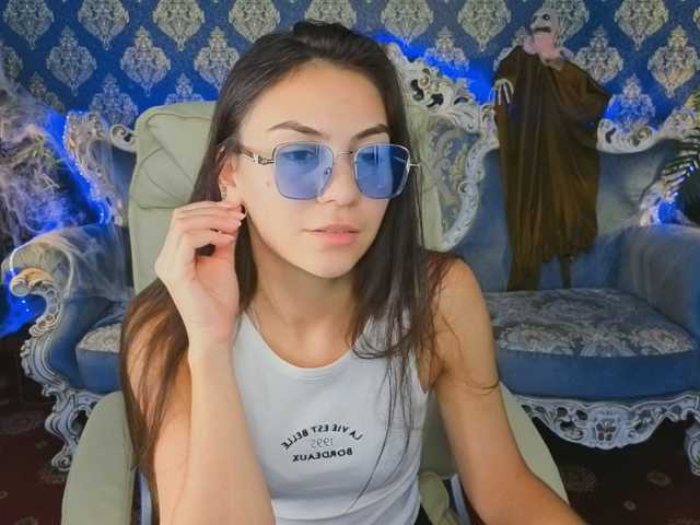 BelllaMiller live cam on BongaCams