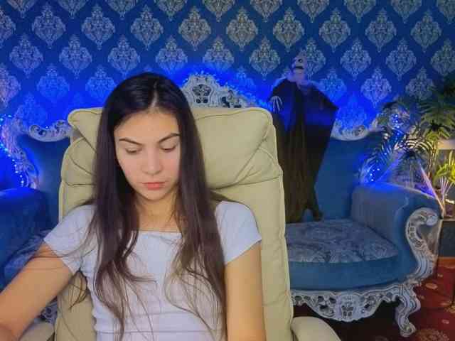 Model: BelllaMiller