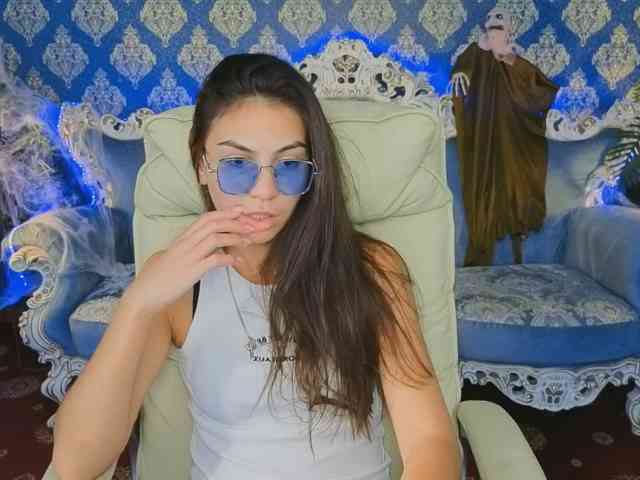 Model: BelllaMiller