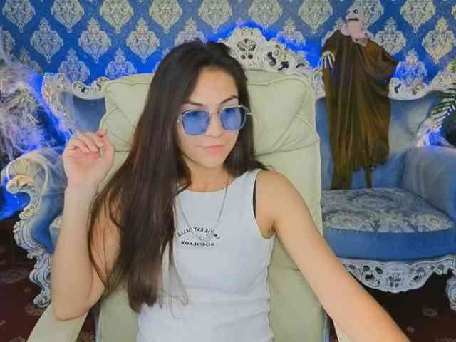 Model: BelllaMiller