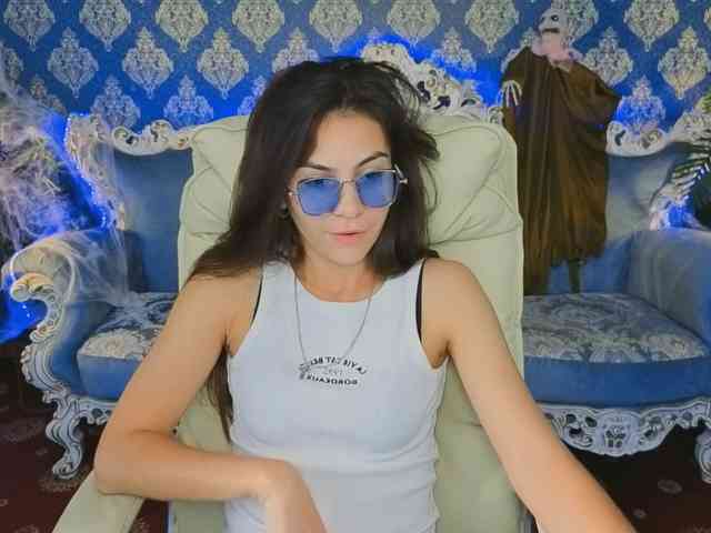 Model: BelllaMiller
