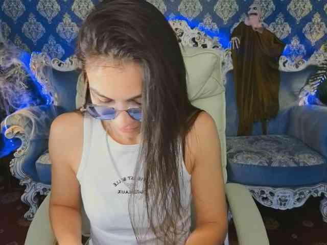 Model: BelllaMiller