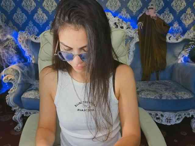 Model: BelllaMiller