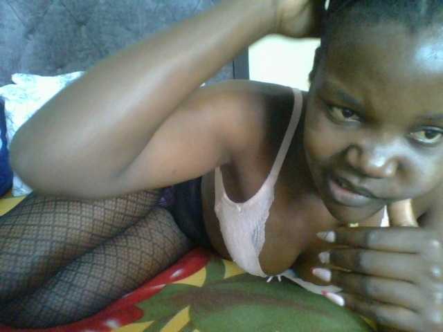Binti2 live cam on BongaCams