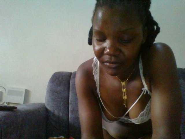 Binti2 live cam on BongaCams