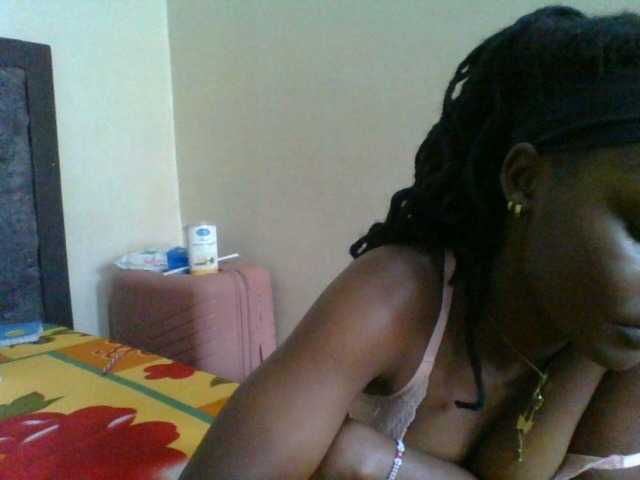 Binti2 live cam on BongaCams