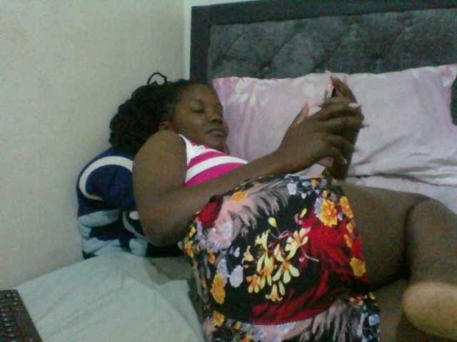 Binti2 live cam on BongaCams