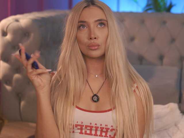 HottieJessyeX live cam on BongaCams