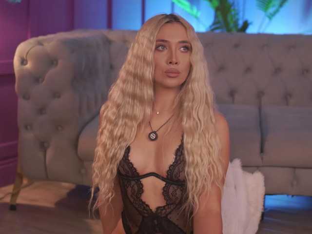 HottieJessyeX live cam on BongaCams