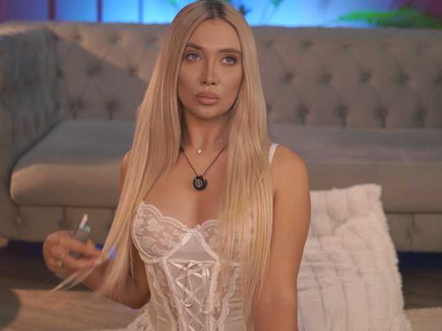 HottieJessyeX live cam on BongaCams
