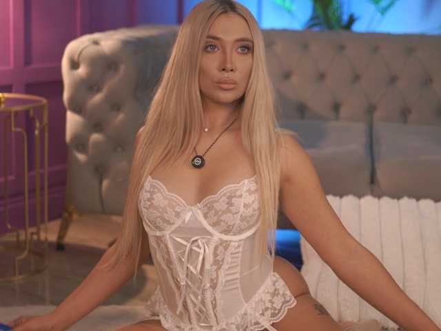 HottieJessyeX live cam on BongaCams