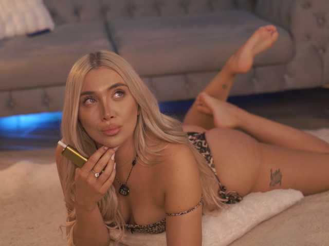 HottieJessyeX, en vivo ahora en BongaCams