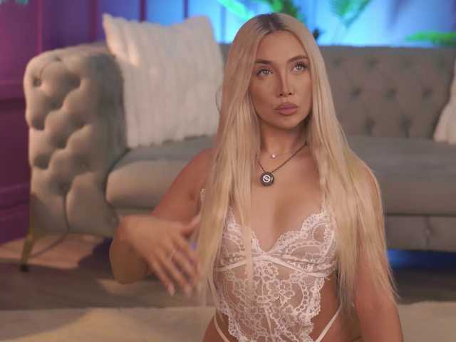 HottieJessyeX live cam on BongaCams