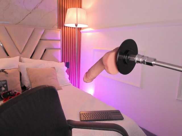 Giialove live cam on BongaCams