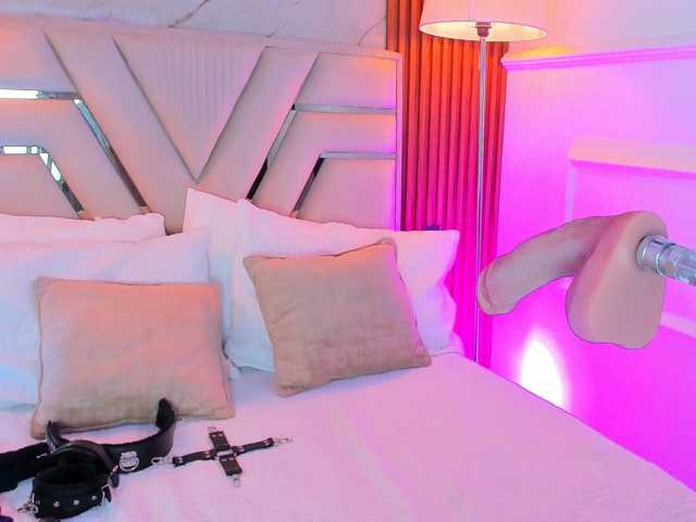 Giialove live cam on BongaCams