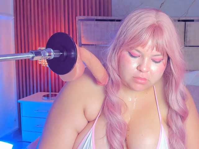 Giialove live cam on BongaCams