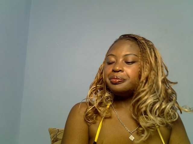 DaisyafterDarke live cam on BongaCams