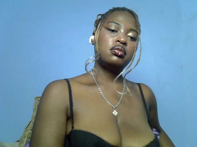 DaisyafterDarke live cam on BongaCams