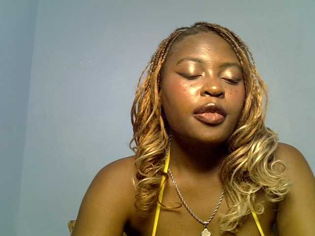 DaisyafterDarke live cam on BongaCams
