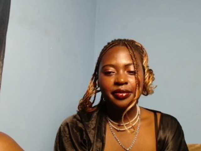 DaisyafterDarke live cam on BongaCams