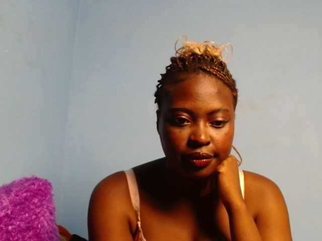 DaisyafterDarke live cam on BongaCams
