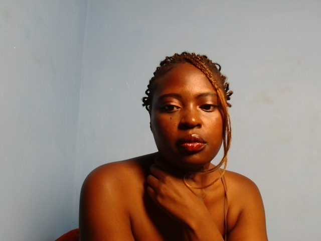 DaisyafterDarke, en directo ahora en BongaCams