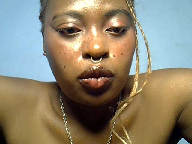 DaisyafterDarke live cam on BongaCams