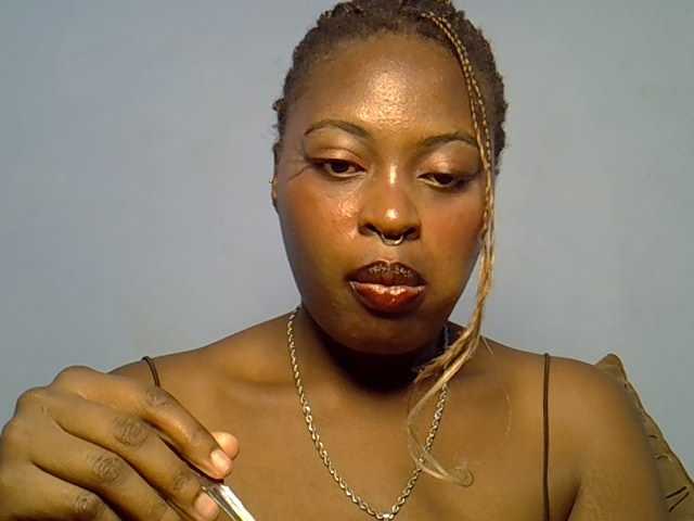 DaisyafterDarke live cam on BongaCams