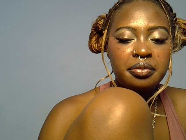 DaisyafterDarke live cam on BongaCams