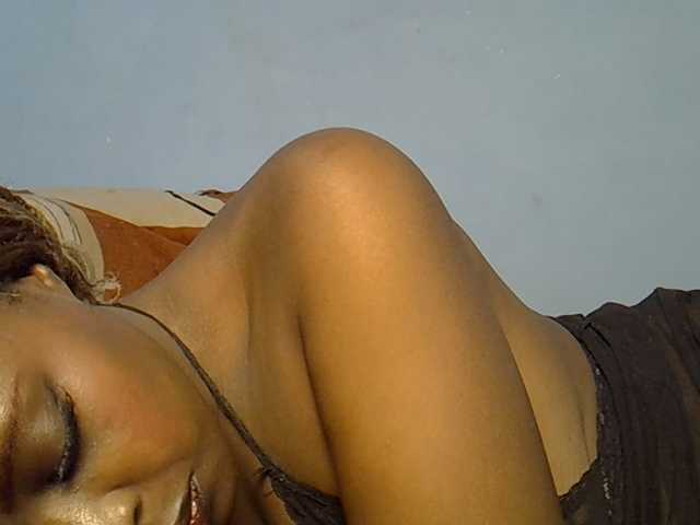 DaisyafterDarke live cam on BongaCams