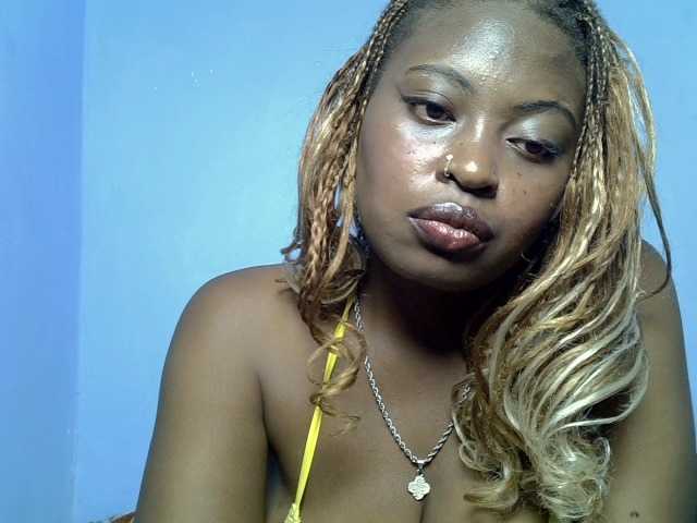 DaisyafterDarke live cam on BongaCams
