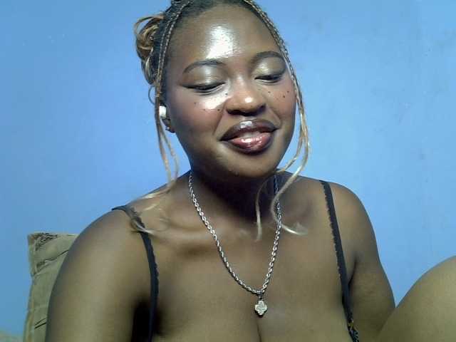 DaisyafterDarke live cam on BongaCams