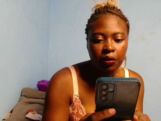 DaisyafterDarke live cam on BongaCams