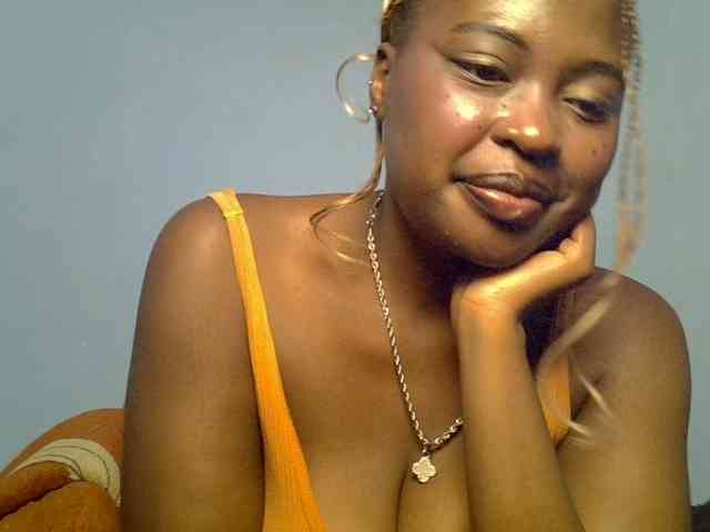 Model: DaisyafterDarke