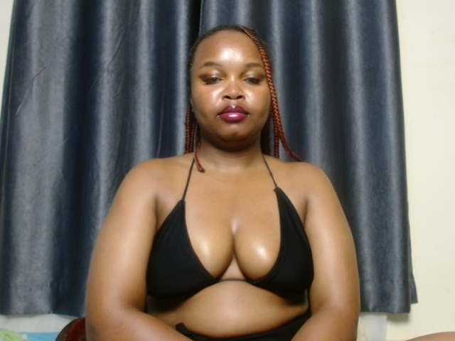 le modèle Missbehaved1 est en webcam porno dans un show sur le site bongacams, il possède les tags suivants: Ebony,Redhead,Shaved