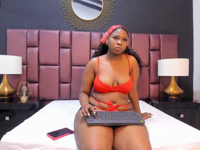 LilithCurvyy, en vivo ahora en BongaCams