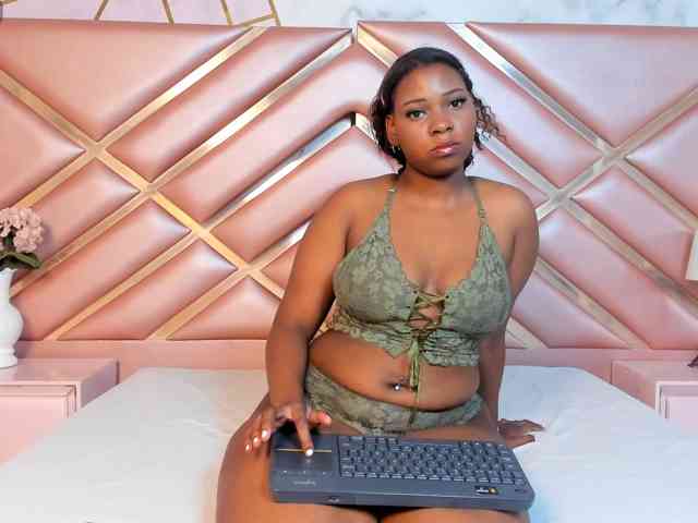 LilithCurvyy