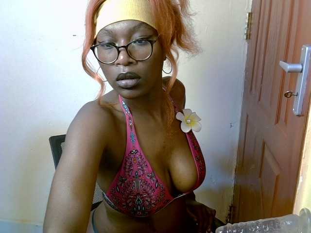 Petiteshishi live cam on BongaCams