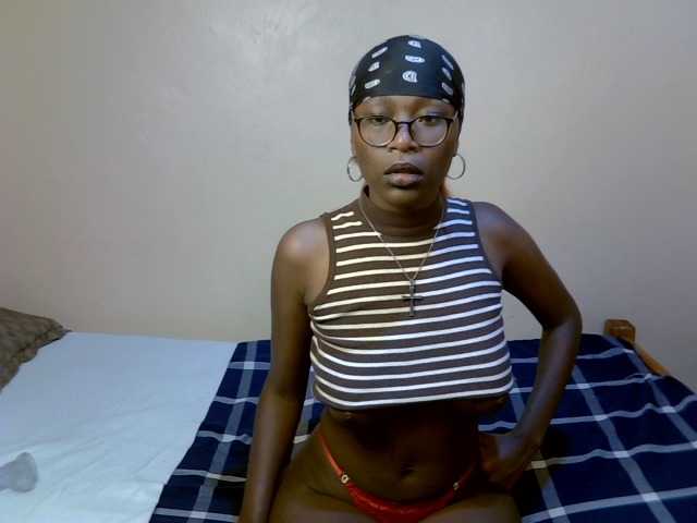 Petiteshishi live cam on BongaCams
