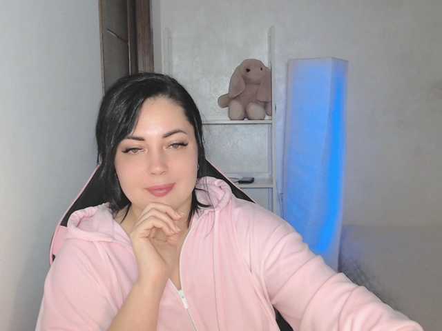 le modèle JustLana est en webcam porno dans un show sur le site bongacams, il possède les tags suivants: Latino/Hispanic,Brunette,Shaved