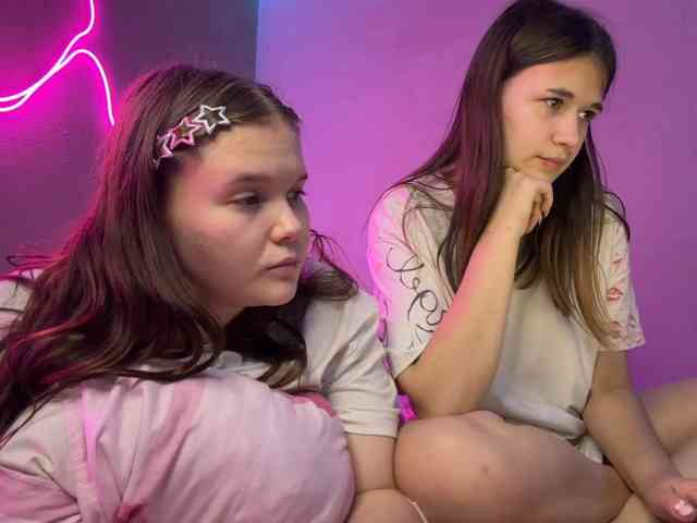 PinkyBabies live couple cam on bongacams