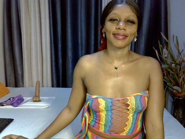 le modèle Prettyglam1 est en webcam porno dans un show sur le site bongacams, il possède les tags suivants: Ebony,Brunette,Shaved