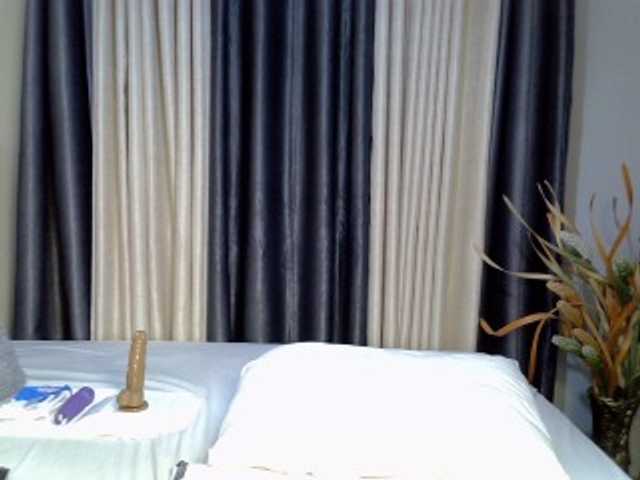 Prettyglam1 live cam preview