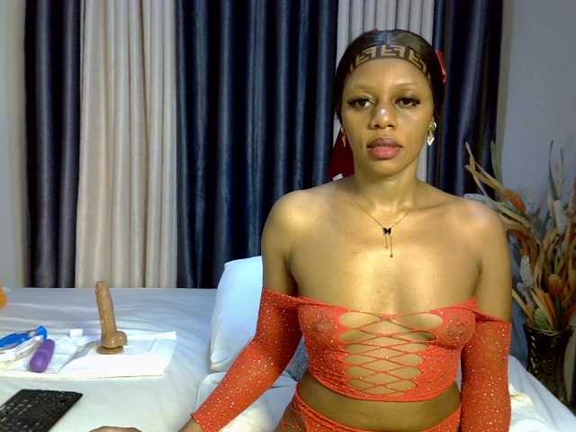 Prettyglam1 live cam on BongaCams